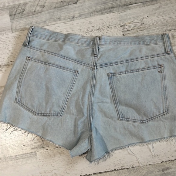 Madewell Relaxed Denim Shorts Size 32. NWT - Picture 2 of 13